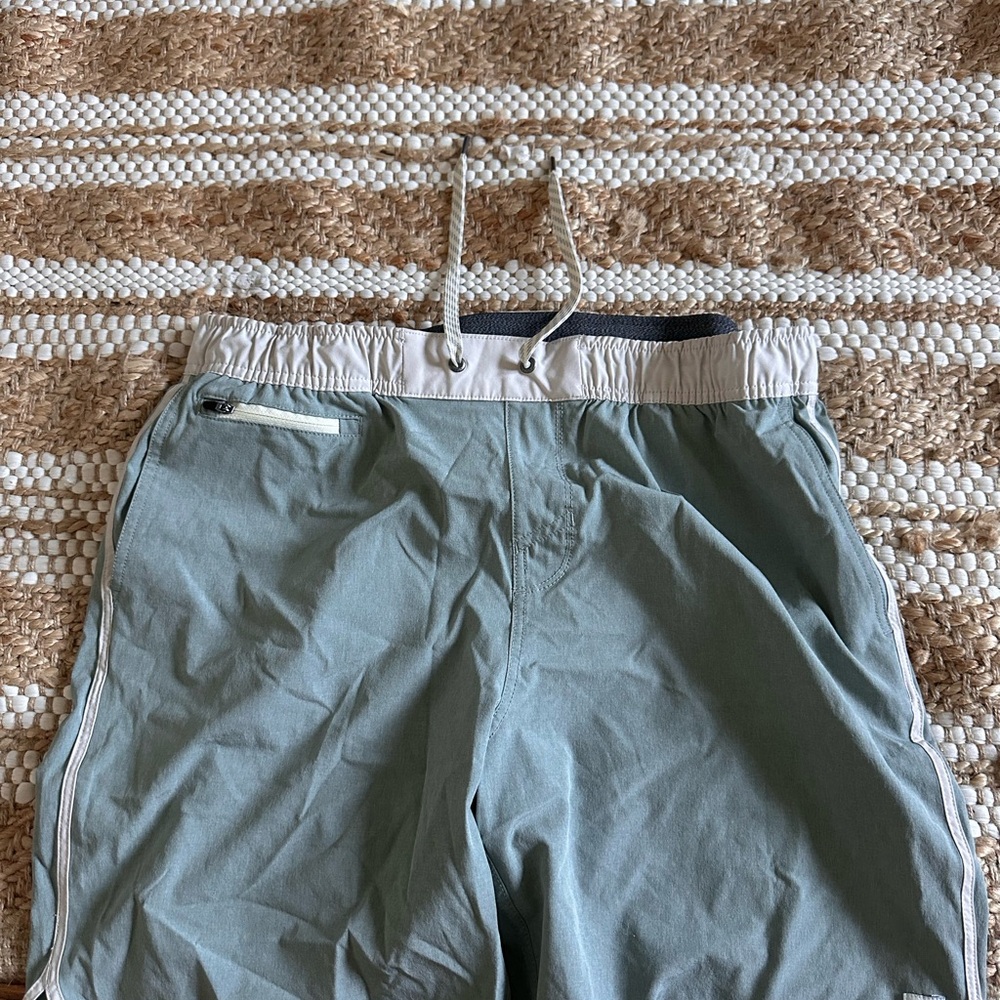 Vuori Banks Short 7.5” Neptune Blue Size XL